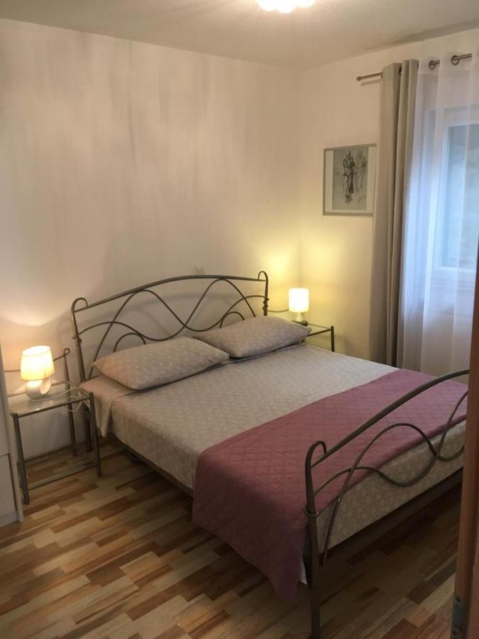 Apartments Salona Trogir Exterior foto