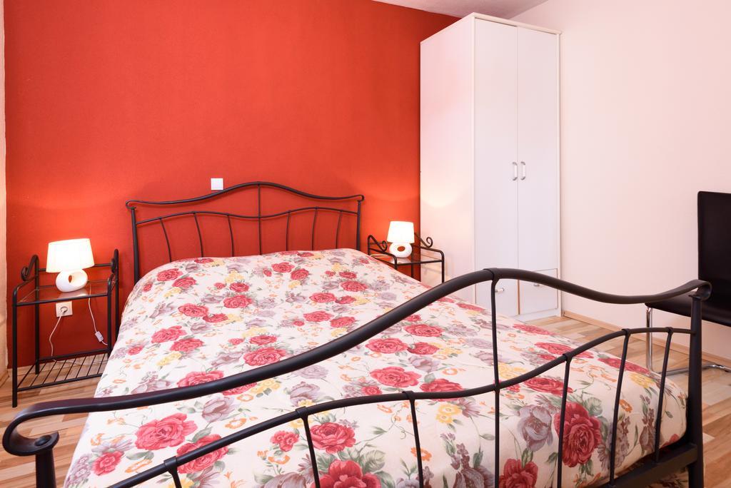 Apartments Salona Trogir Exterior foto